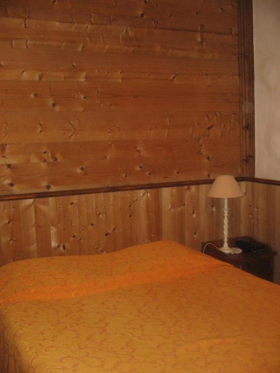 Hotel Le Relais De L'Abbaye Tournus Habitación foto